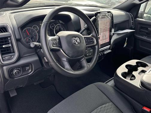 2025 RAM 2500 Tradesman Crew Cab 4x4 6'4' Box