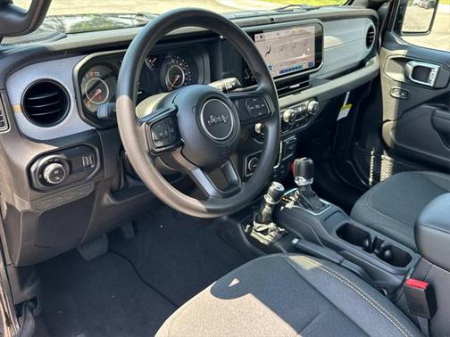 2025 Jeep Gladiator Nighthawk