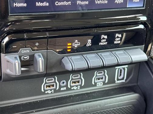 2025 RAM 1500 Longhorn