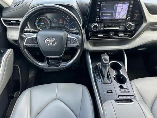 2020 Toyota Highlander Hybrid XLE