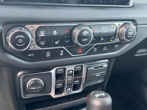 2024 Jeep Wrangler 4-Door Sahara 4x4