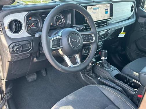 2024 Jeep Wrangler 4-Door Sahara 4x4