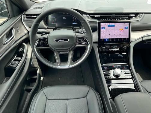 2025 Jeep Grand Cherokee Overland