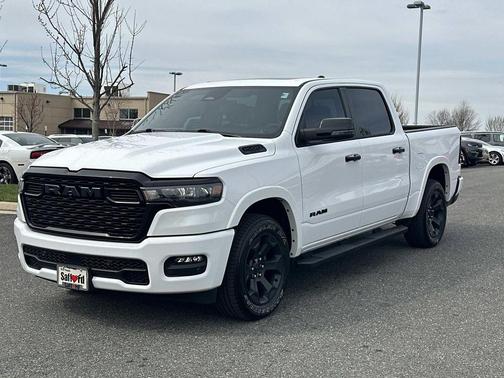 Bright White Clearcoat 2025 RAM 1500 Big Horn/Lone Star