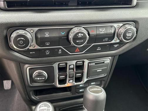 2025 Jeep Gladiator Nighthawk