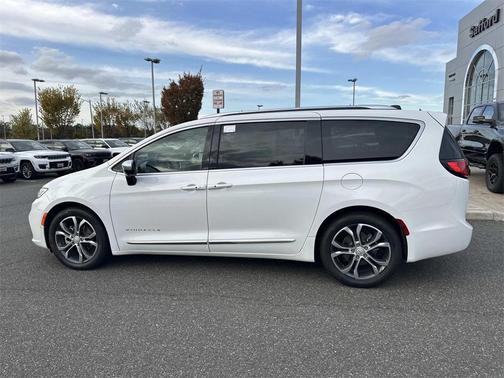 2026 Chrysler Pacifica L