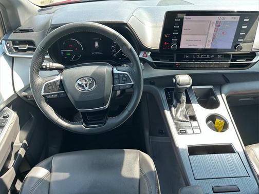 2021 Toyota Sienna XSE 7 Passenger