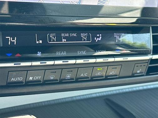 2021 Toyota Sienna XSE 7 Passenger
