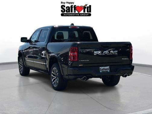 Diamond Black Crystal Pearlcoat 2026 RAM 1500 Limited