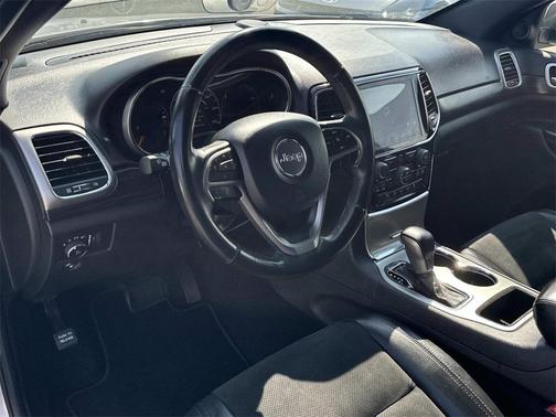 2019 Jeep Grand Cherokee Laredo