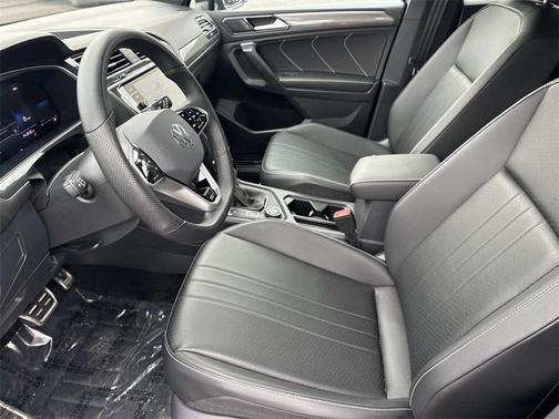2024 Volkswagen Tiguan 2.0T SE R-Line Black 4MOTION