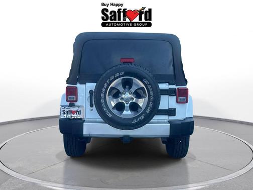 Bright White Clearcoat 2018 Jeep Wrangler JK Unlimited Sahara