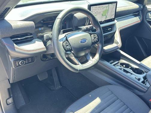 AGATE BLACK METALLIC 2025 Ford Explorer ST-Line