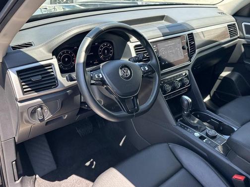 Deep Black 2019 Volkswagen Atlas 3.6L SEL