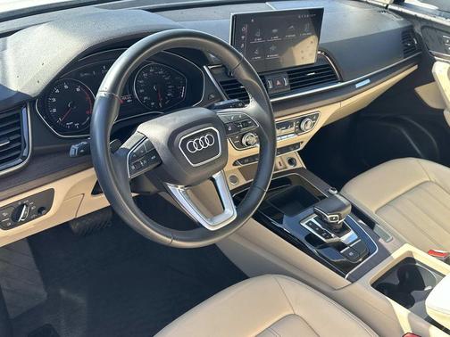 2023 Audi Q5 45 S line Premium