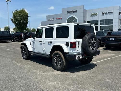 2025 Jeep Wrangler 4-Door Sahara 4x4