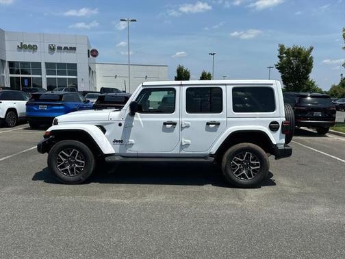 2025 Jeep Wrangler 4-Door Sahara 4x4
