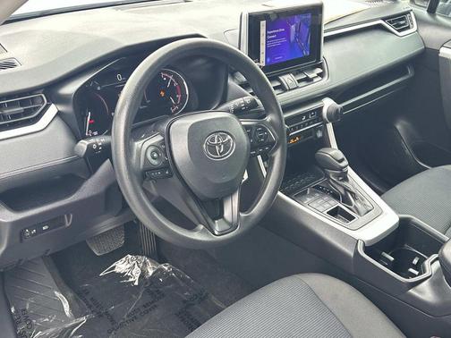 Ice Cap 2024 Toyota RAV4 LE
