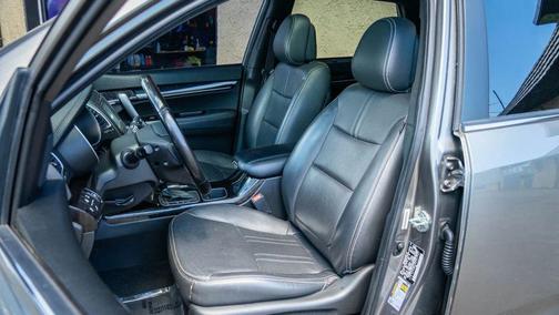 Titanium Silver 2015 Kia Sorento SX
