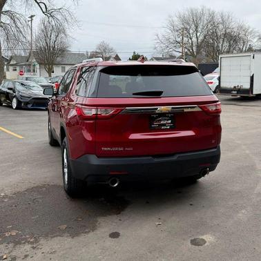 Red 2018 Chevrolet Traverse LT Cloth