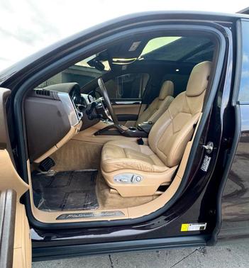 2017 Porsche Cayenne Platinum Edition