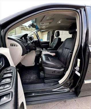2011 Chrysler Town & Country Touring-L