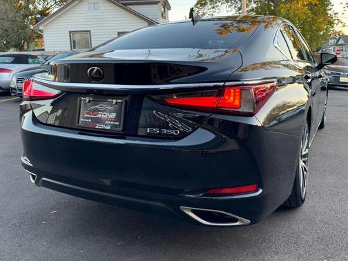 2022 Lexus ES 350 Base