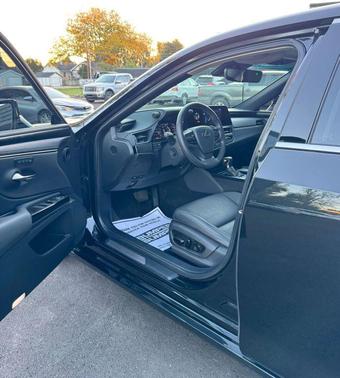 2022 Lexus ES 350 Base