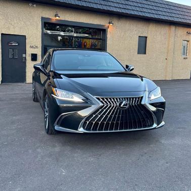 2022 Lexus ES 350 Base