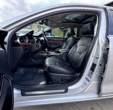 2017 Kia Cadenza Technology