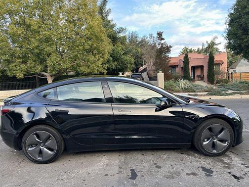 2022 Tesla Model 3 Standard Range