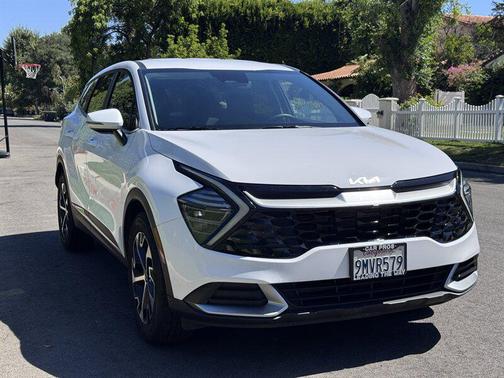 Glacial White Pearl 2024 Kia Sportage EX