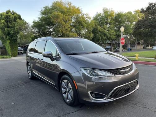 2020 Chrysler Pacifica Hybrid Limited