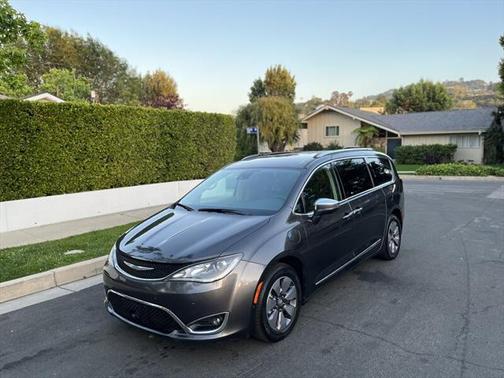 2020 Chrysler Pacifica Hybrid Limited