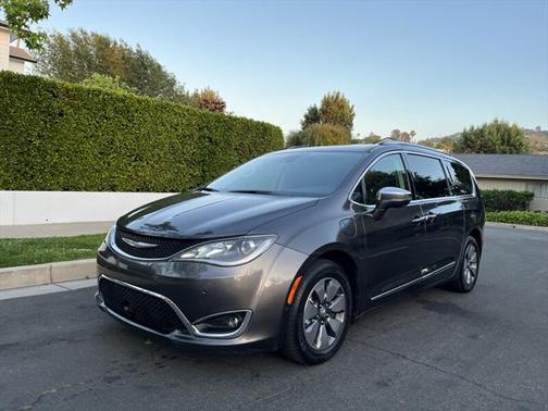 2020 Chrysler Pacifica Hybrid Limited