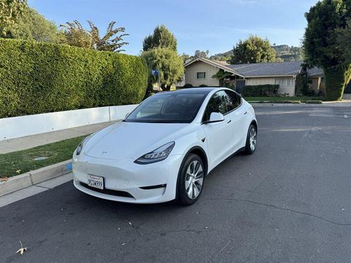 2022 Tesla Model Y Long Range Dual Motor All-Wheel Drive