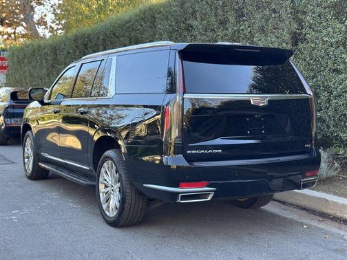 2022 Cadillac Escalade ESV Premium Luxury