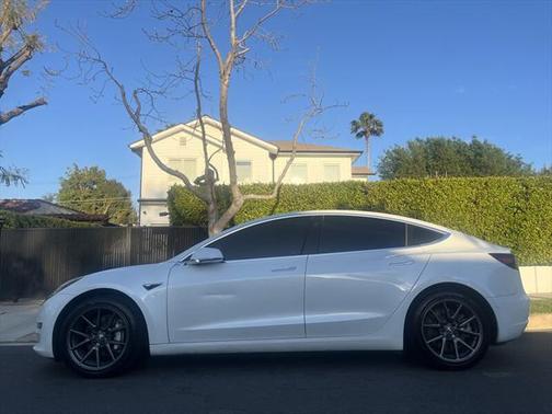 2020 Tesla Model 3 Standard Range Plus