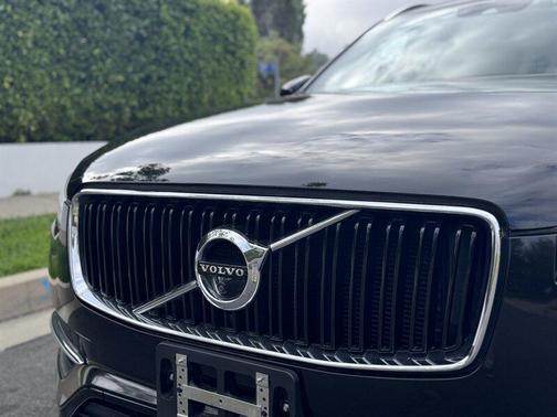 Onyx Black Metallic 2019 Volvo XC90 T6 Momentum