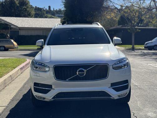 2019 Volvo XC90 T6 Momentum