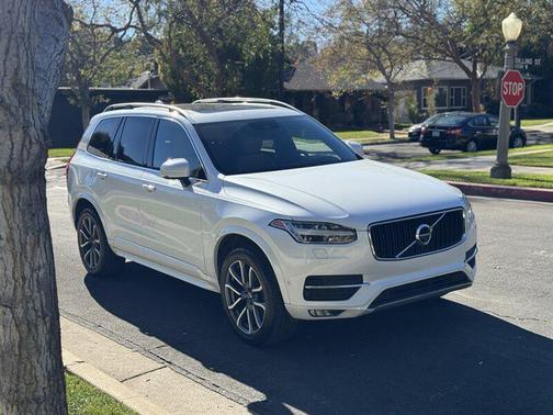 2019 Volvo XC90 T6 Momentum
