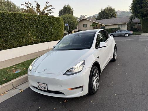 2022 Tesla Model Y Long Range Dual Motor All-Wheel Drive