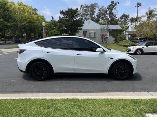 2021 Tesla Model Y Long Range Dual Motor All-Wheel Drive