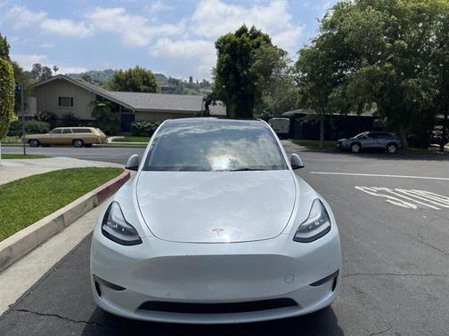 2021 Tesla Model Y Long Range Dual Motor All-Wheel Drive