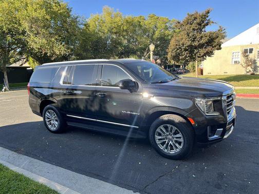 2022 GMC Yukon XL SLT