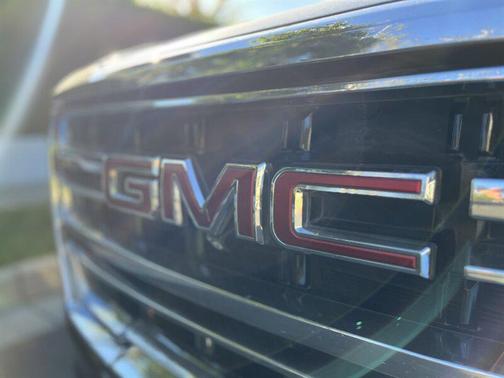 2022 GMC Yukon XL SLT