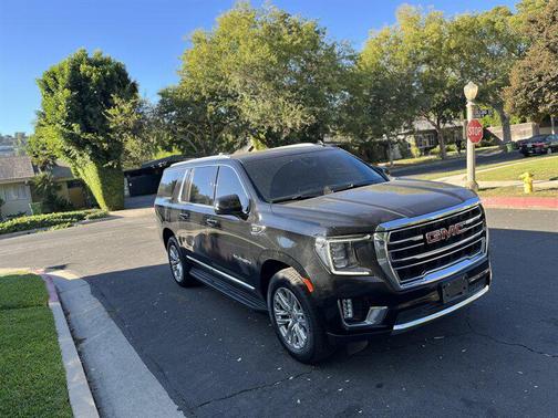 2022 GMC Yukon XL SLT
