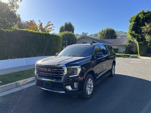 2022 GMC Yukon XL SLT