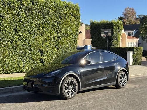 2023 Tesla Model Y Long Range Dual Motor All-Wheel Drive