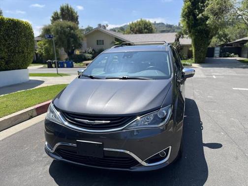 2018 Chrysler Pacifica Hybrid Limited